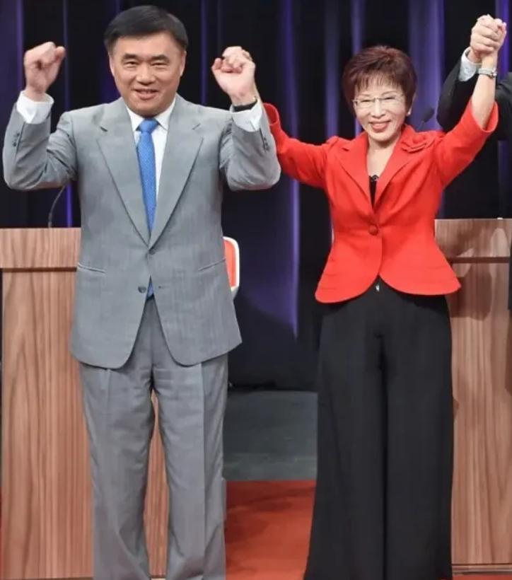 洪秀柱为何支持郝龙斌而非郑丽文？
 
台名嘴邱毅一爆料，洪秀柱在本次党主席改选中