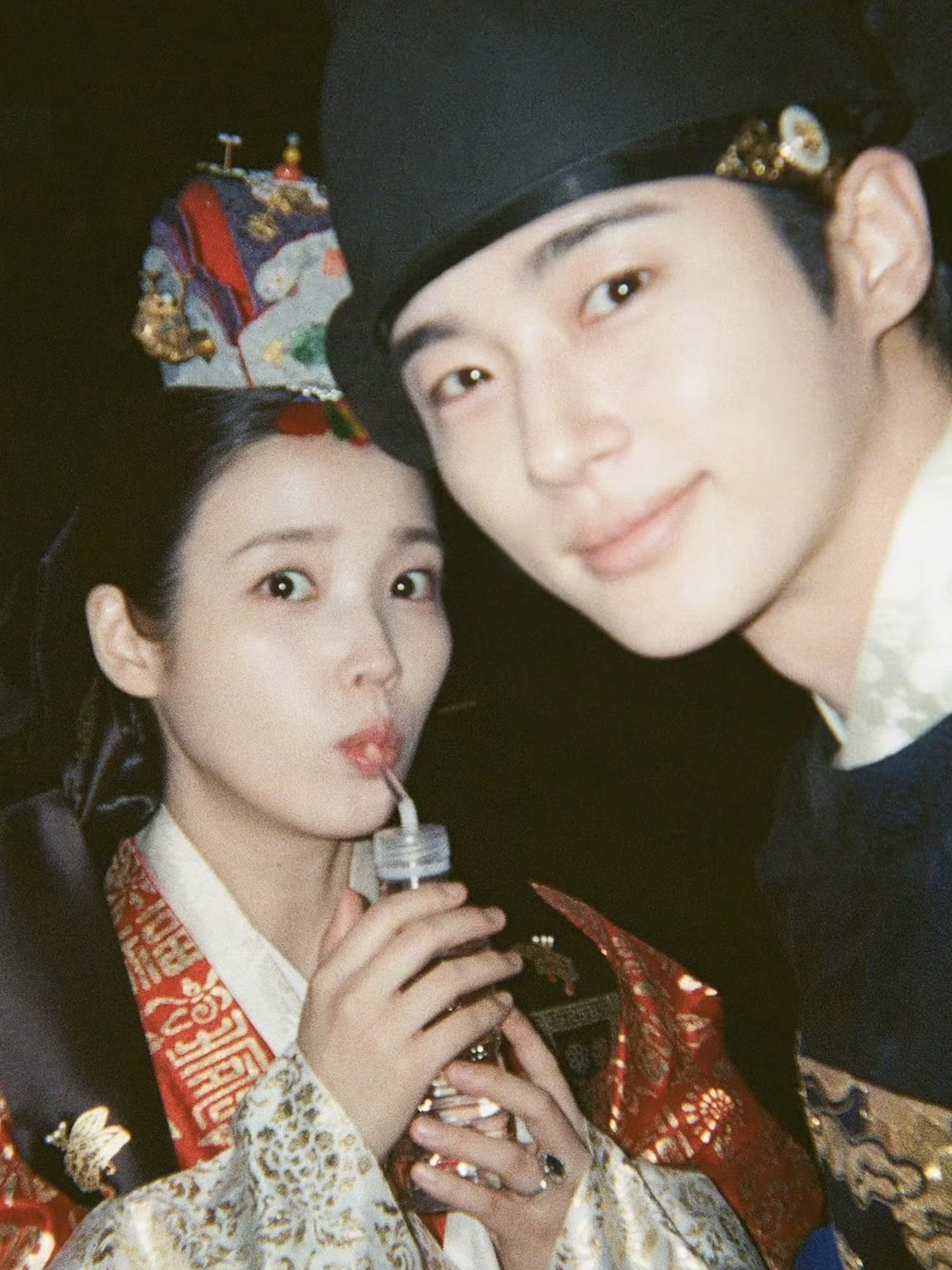 IU边佑锡合照集📸合照特别多的大君夫妇👩❤️💋👨 