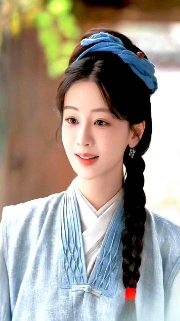 杨紫和范志毅这俩人凑一块儿，能干啥？

你没看错，一个演员，一个足球大佬，俩人联
