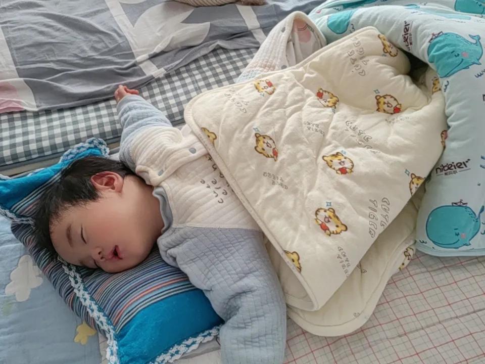 人到中年，很多事身不由己，今天和婆婆带孩子，我俩也合作几次了，也不是不能带，她干