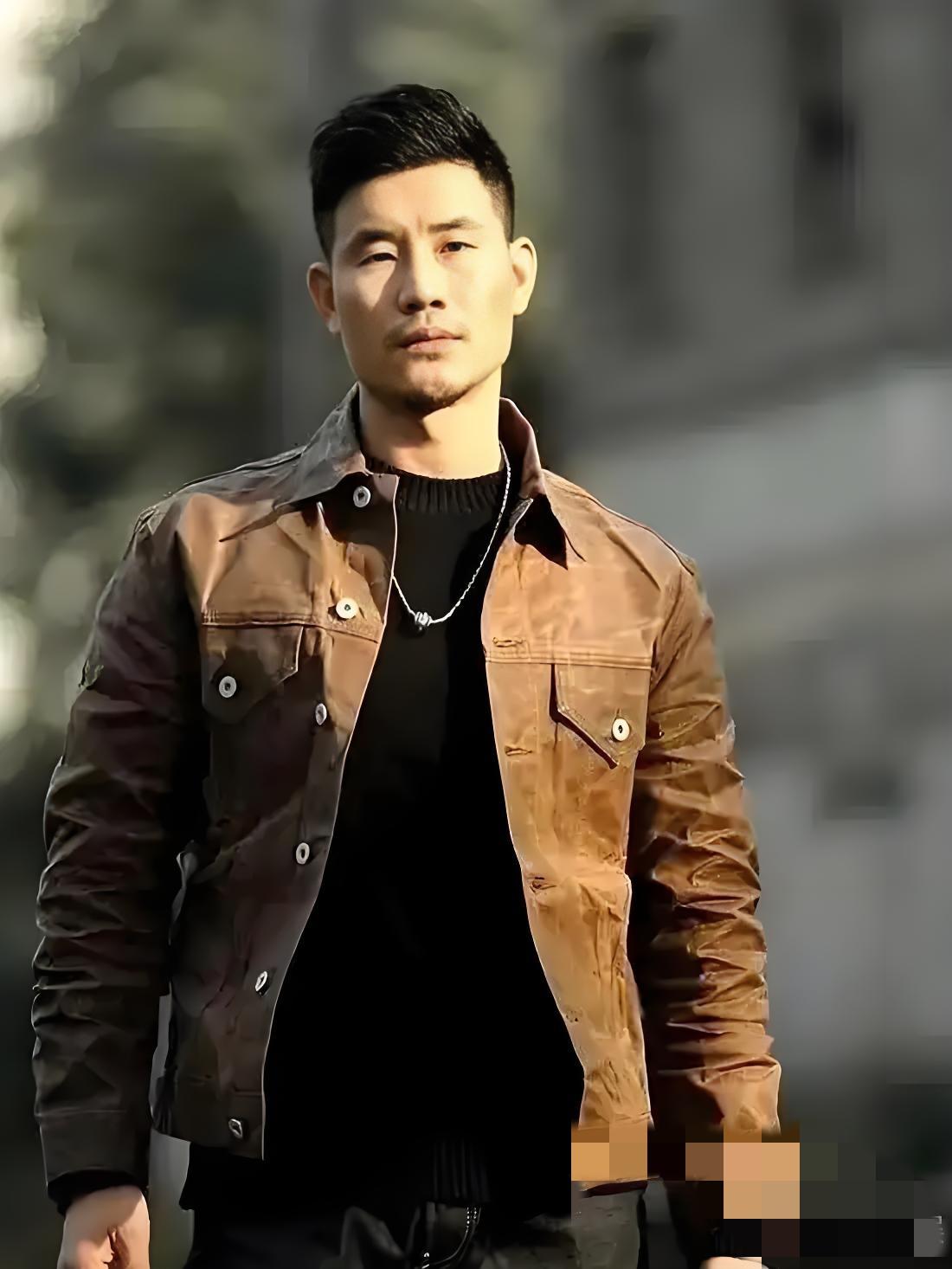 唏嘘！“嘎子哥”谢孟伟成老赖，欠2000万拒不还，童年滤镜碎一地
 
谁能想到，