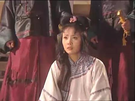 苏麻喇姑是史上最奇葩的女人，奇葩到令人无法接受：第一件，就是一年洗一次澡：第二件