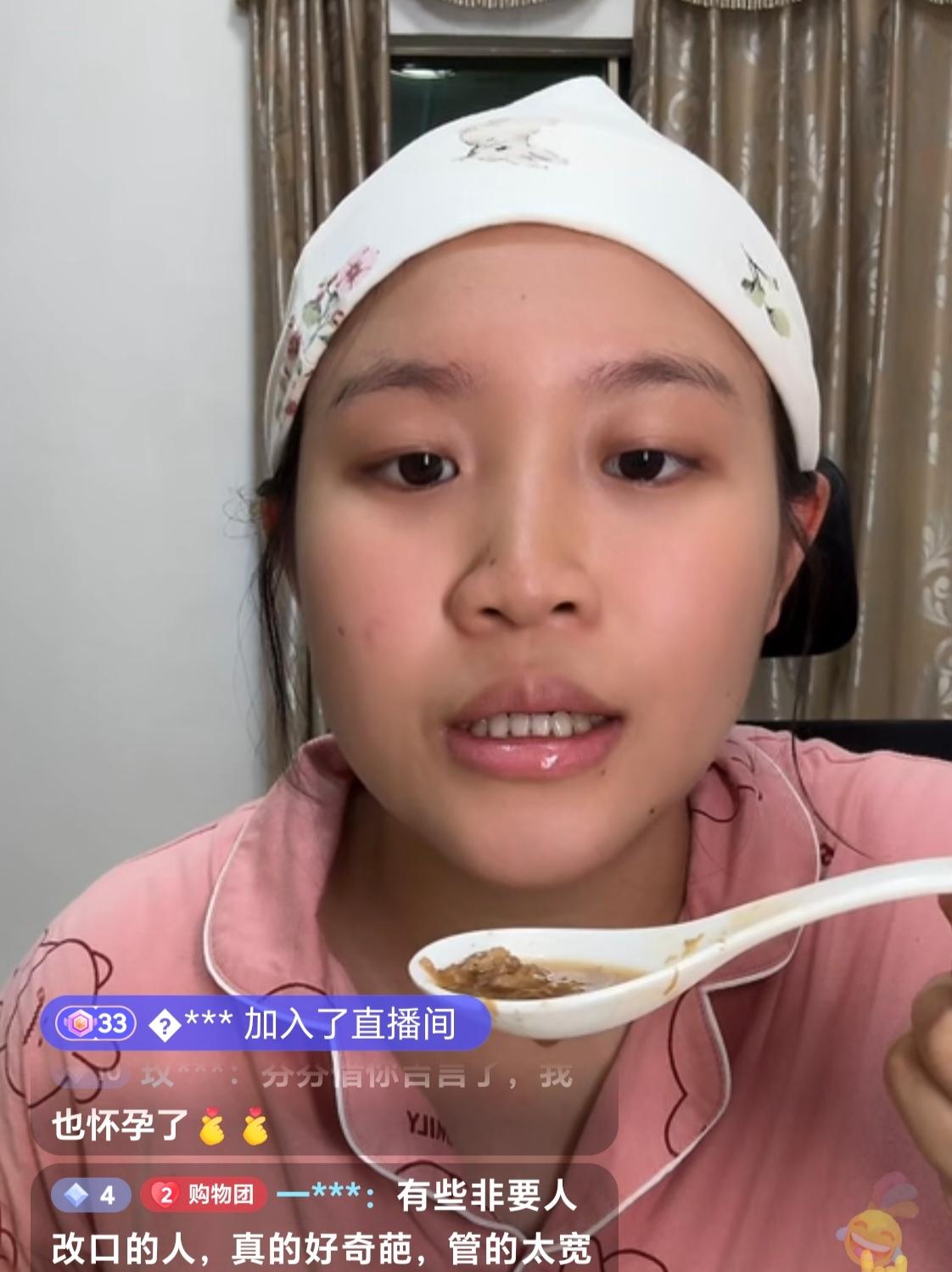 小芬在湛江学长家中坐月子，刚开播和大家聊天直播间就来了几千人，一万人，两万人，最