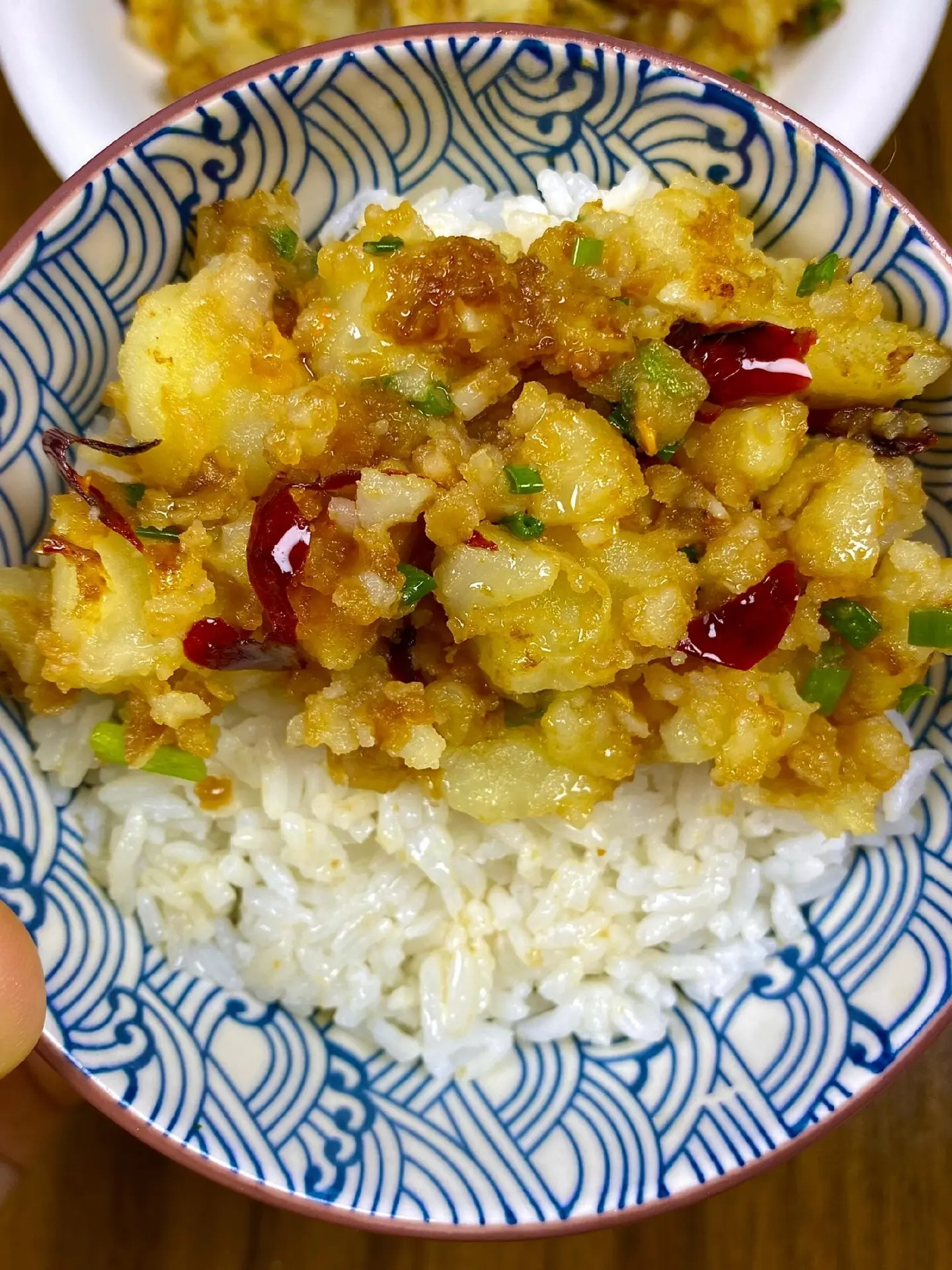 土豆泥还得这样吃。这道香辣士豆巨好吃的香辣可口，士豆糯糯的 葱香味浓郁...