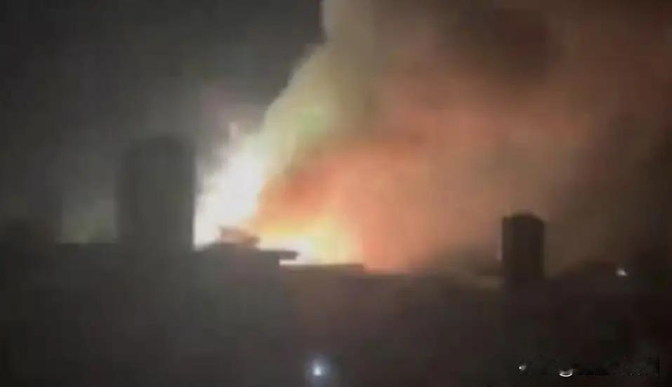 7月15日4时许福建莆田一烟花爆竹厂发生火灾，官方确定是人为的纵火，嫌疑人已被警