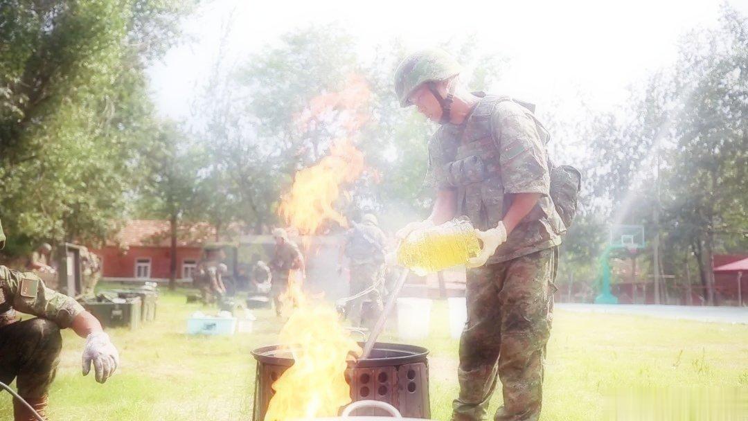 #铸剑中原[超话]##早安军营##原原说早晚安# 三尺灶台之上，炊事保障连着战斗