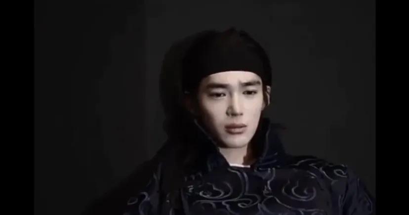 才知道大家对新人的恶意有多大
于适真的很努力，看他某音视频会吉他冬不拉骑马射箭，