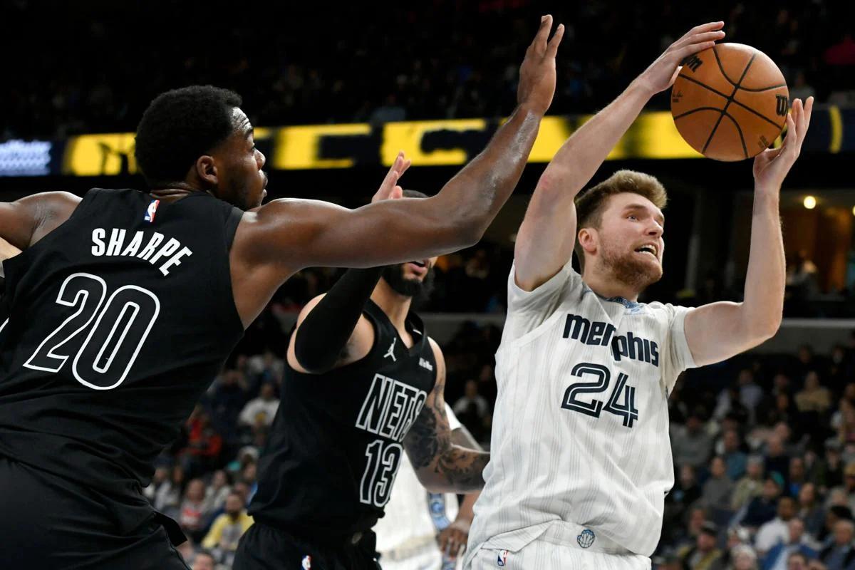 卡姆-斯潘塞这也太牛逼了吧。上赛季拿着双向合同根本连出场时间都没多少，本赛季直接