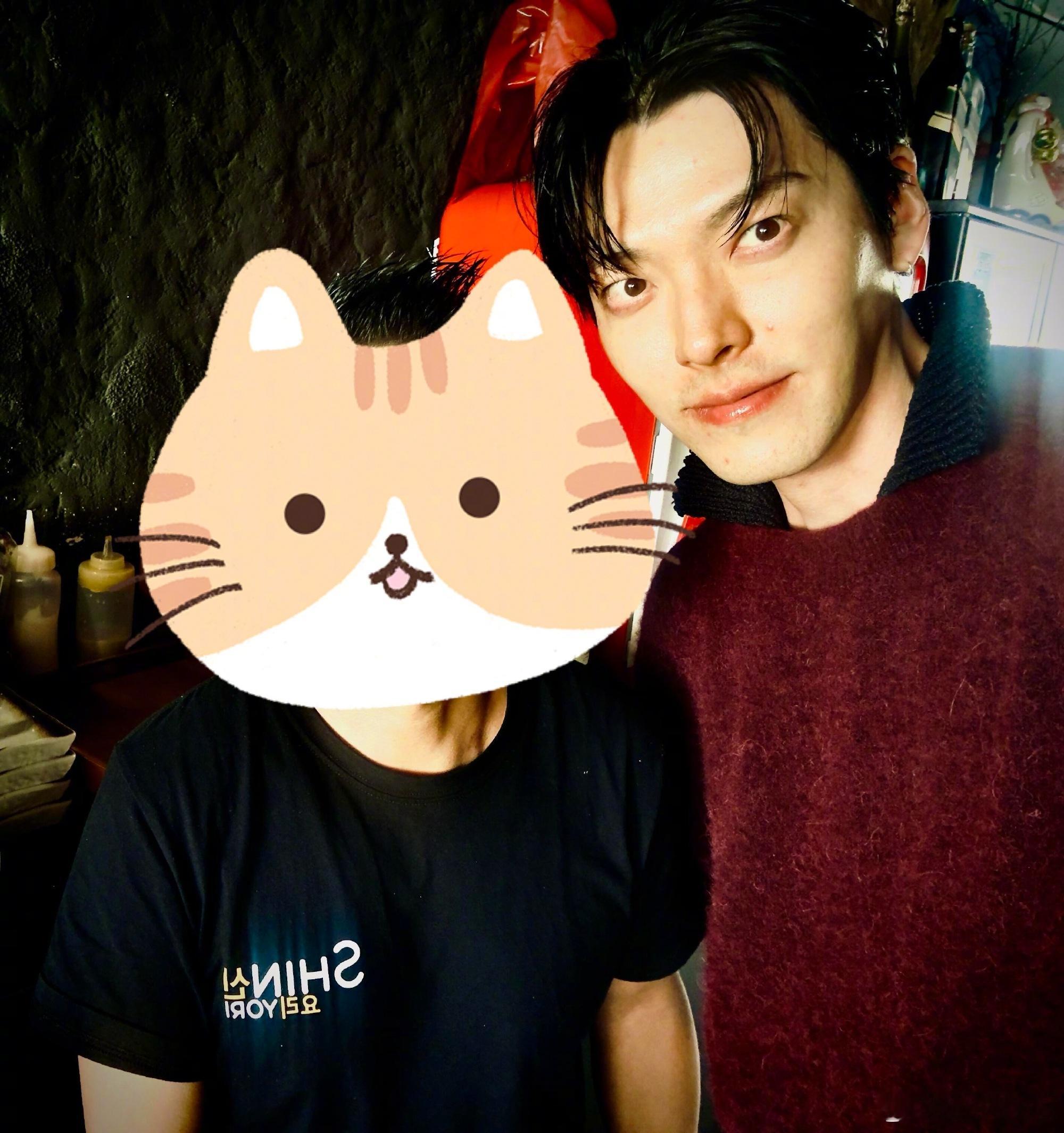 西班牙偶遇金宇彬申敏儿度蜜月 有网友晒出在西班牙偶遇金宇彬申敏儿度蜜月的照片，照