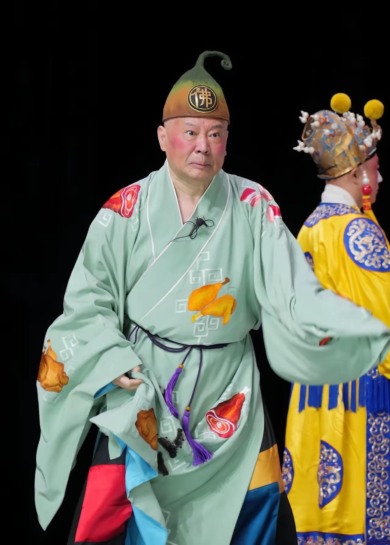 郭德纲遇到麻烦了！7月24日晚上，麒麟剧社在武汉人艺中南剧场演出京剧《济公活佛》