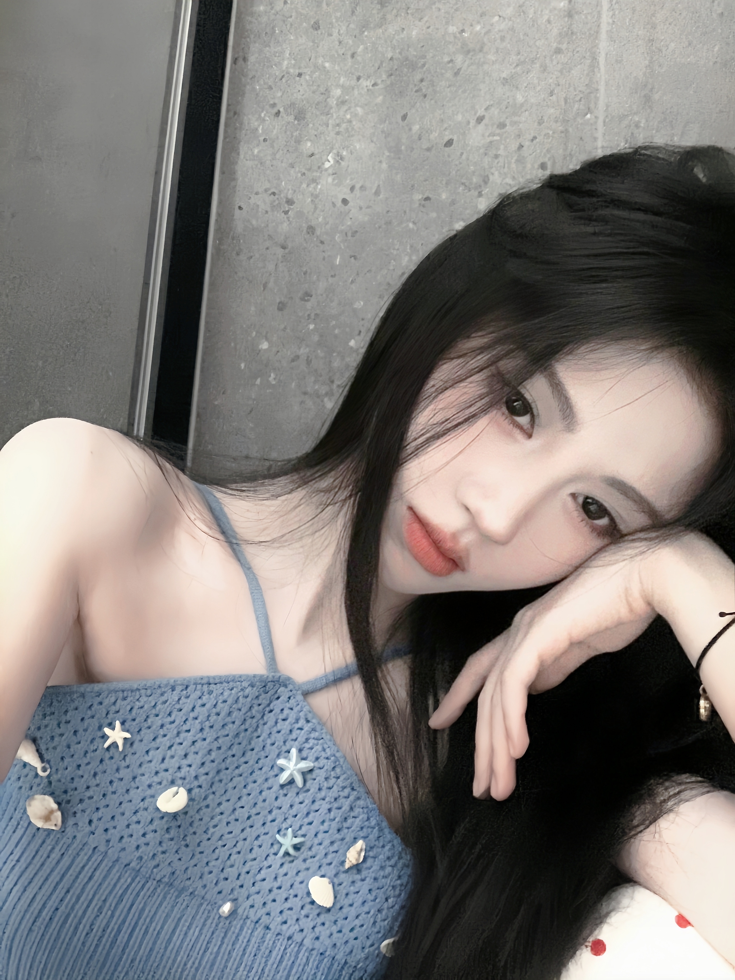 “情绪沉落海底，万物归于安静的蓝色”鞠婧祎  专栏 · 产出◎修修修