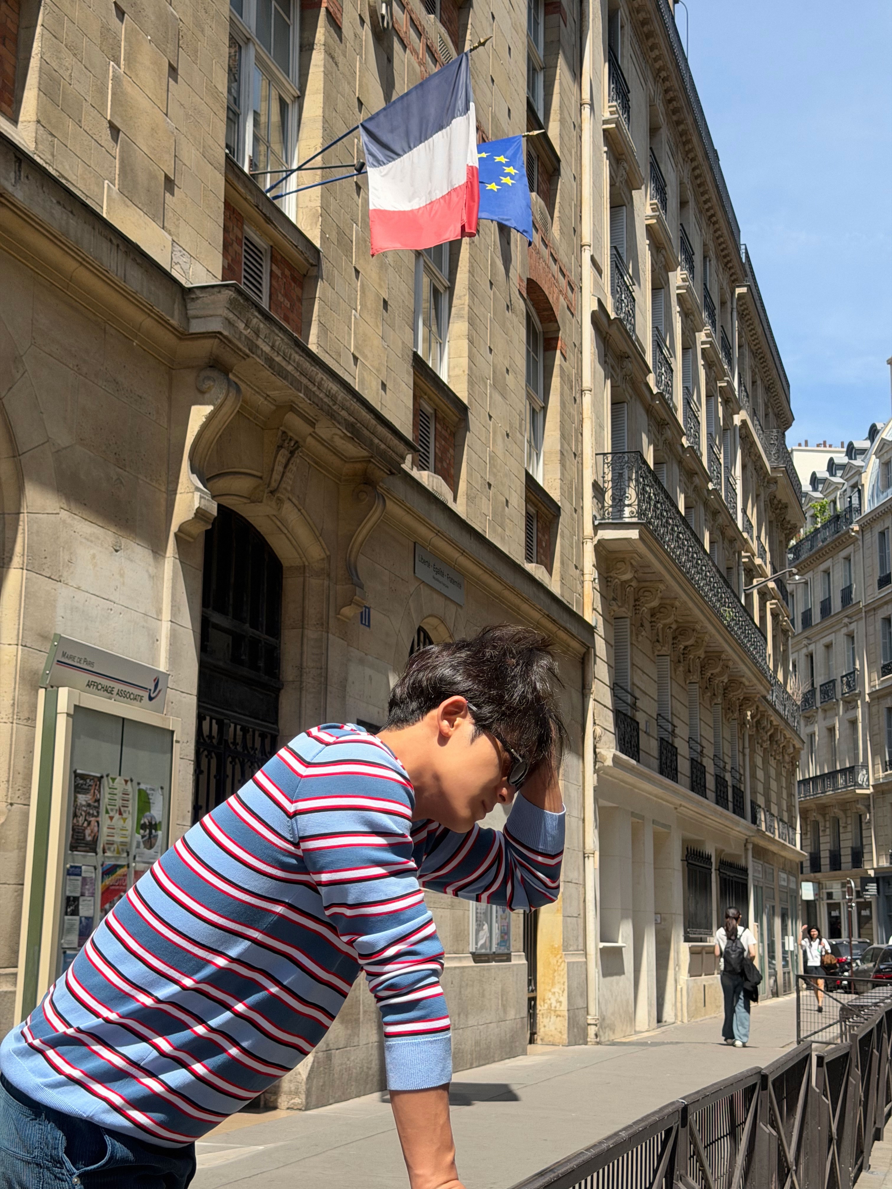 珉奎 ig更新“see ya 🇫🇷” 