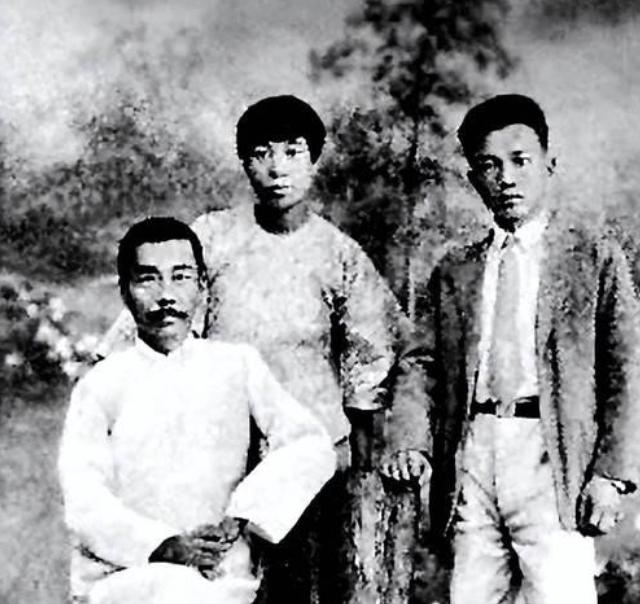 1933年，鲁迅写了关于抨击国民党的文章，老蒋大怒，派沈醉前去"处理"，最终沈醉