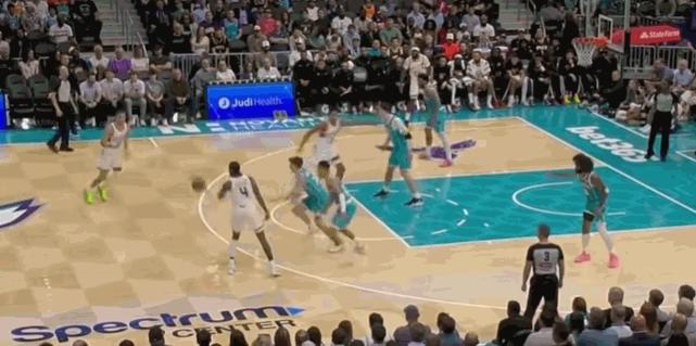 落选秀的华丽转身！吉莱斯皮227记三分刷新太阳队史纪录

北京时间4月3日，NB