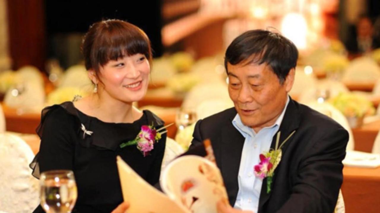 娃哈哈集团发布声明：为保证公司平稳健康发展，经各股东友好协商，宗馥莉女士决定继续