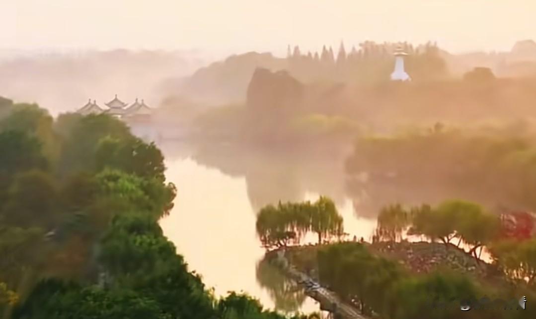 官宣‼️全国大学生免费游扬州✨
 
扬州文旅放大招啦‼️所有大学生们狂喜福利✅