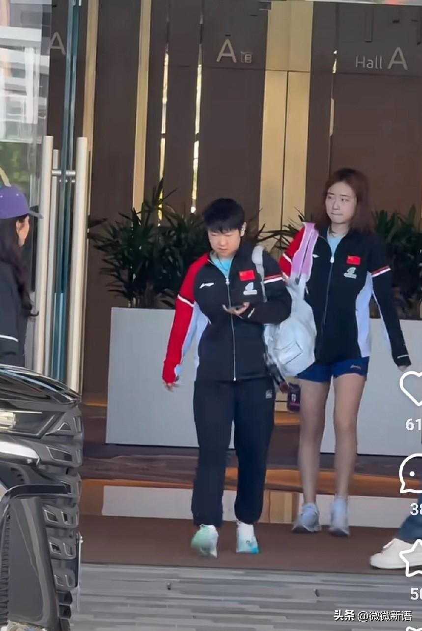 莎莎和王晓彤一起去上训了。
今晚莎莎和斯佐科斯的比赛是在最后一场，刚刚结束的比赛