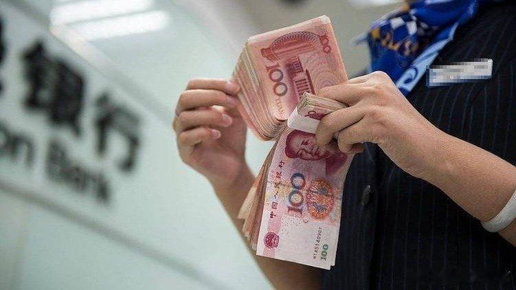 凤凰新闻【近60万亿定存到期，一场“利息收入保卫战”悄然打响】2026年2月初，