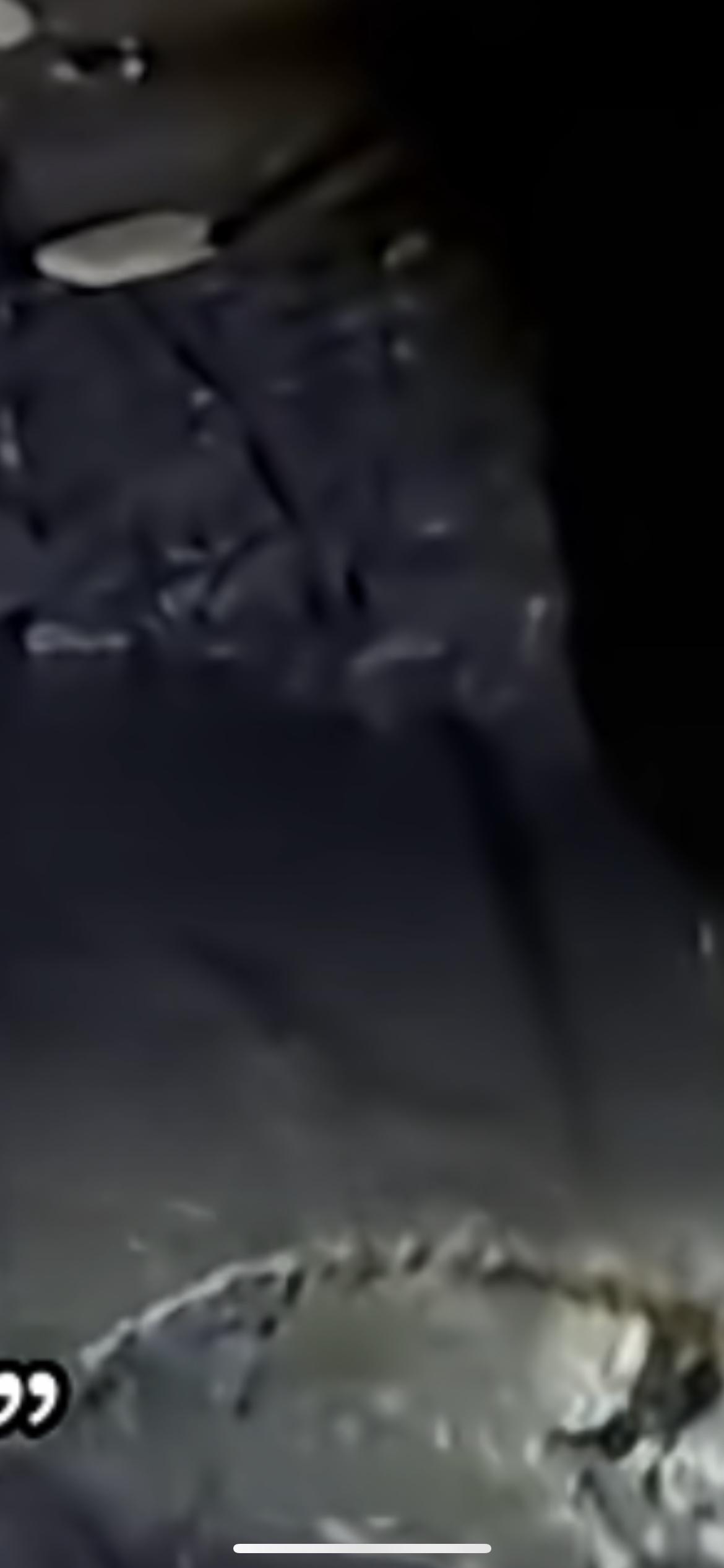 近日，有网友发视频反映，贵州毕节金沙县一溶洞出现大量黑水排出。10月17日，当地