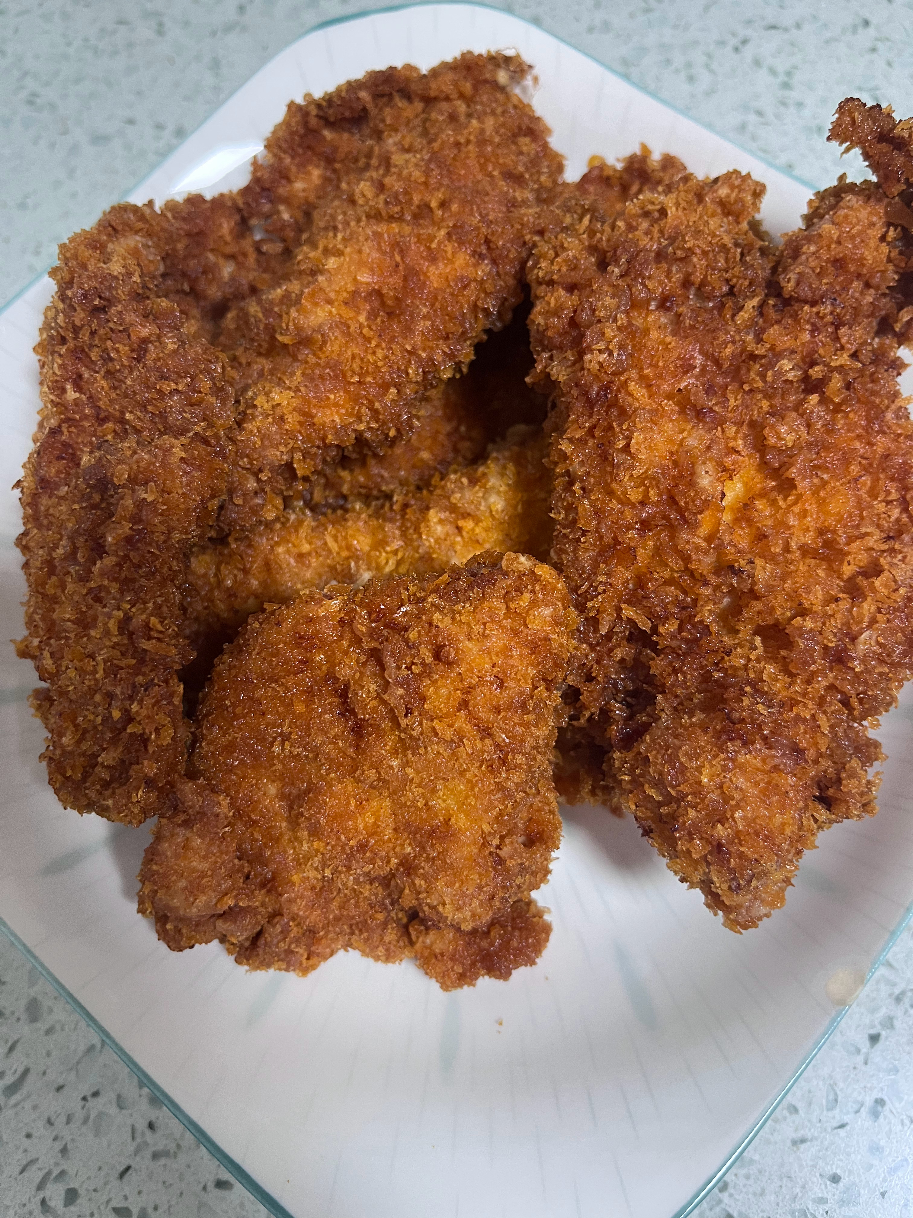 好久没有自己炸鸡排吃啦！差点忘了制作顺序～还好成功了，酥脆香😎 