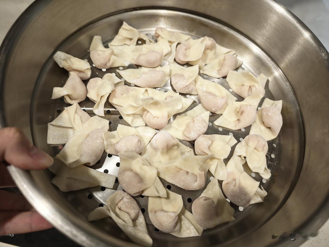 周末自己包馄饨
客观的说
可以打几分？[舔屏]