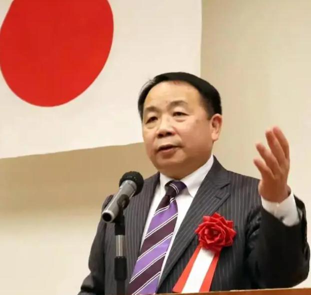 汉奸石平为高市早苗出谋划策，他指出日本国土面积小，实力有限，单打独斗肯定不是中国