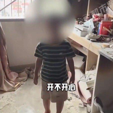 LH手机科技爱好者 几十万的手机被烧毁了，说不心疼是假的。但这个时候任何发火和殴