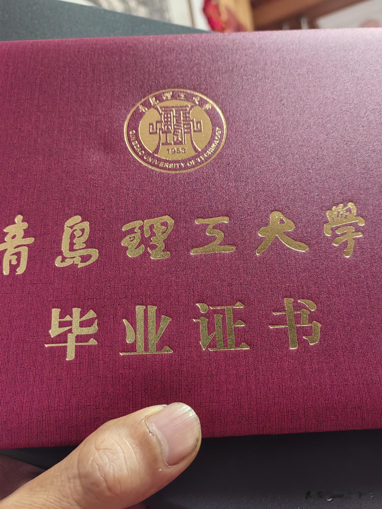 求助一下。青岛理工毕业的大学生在荣成能找什么工作？昨天去应聘会上看了。好多都不适