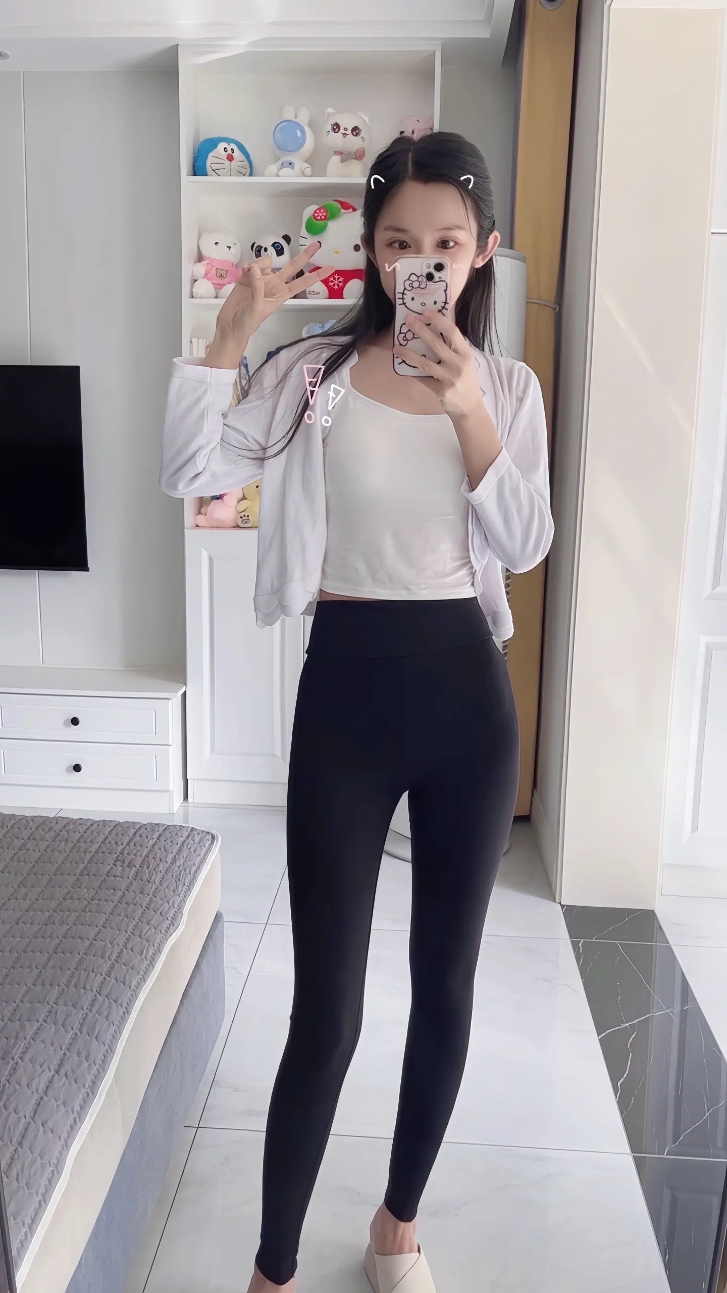 对镜拍清纯瑜伽裤完美身材背影杀