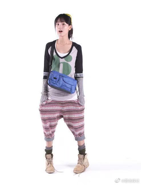 陈都灵早期模特图模特时期的陈都灵没有尴尬期的颜值，陈都灵早期模特图也美得很舒服 