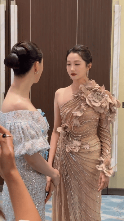 关晓彤妆造正确关晓彤以后走红毯请都按照这个水平的妆造来！ ​​​