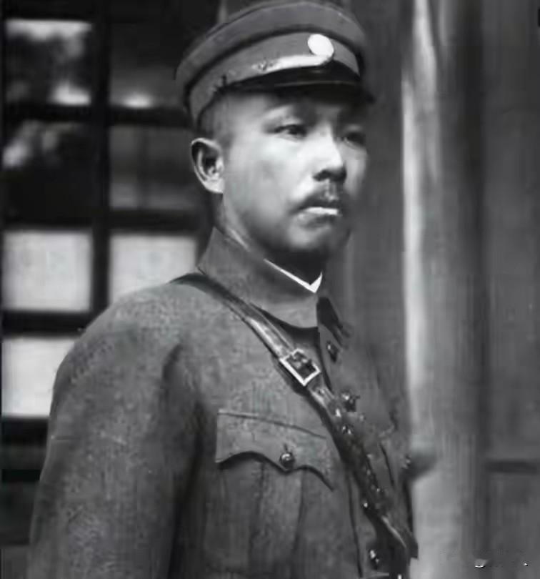 1925年成都深夜，军阀酒后荒唐，17岁少女跪地提要求，结局令人脊背发凉
 
1