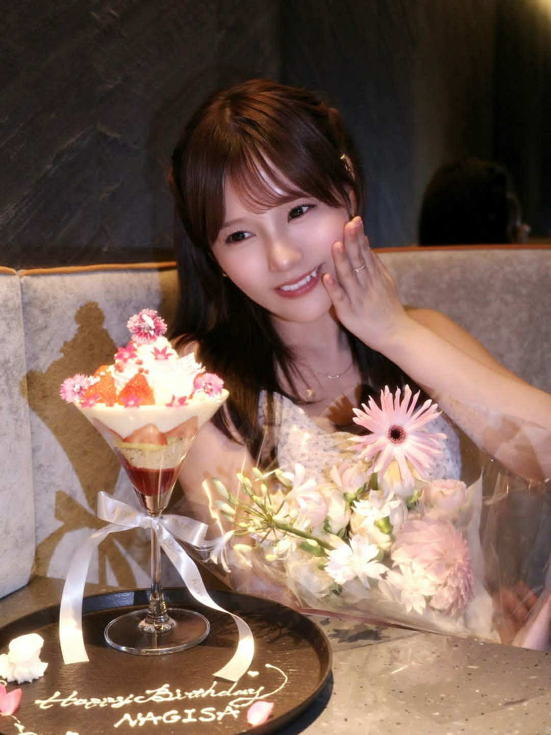 日娱新闻齐藤渚 齐藤渚7月6日ins。我迎来了23岁的生日！🥳今年也不会忘记感