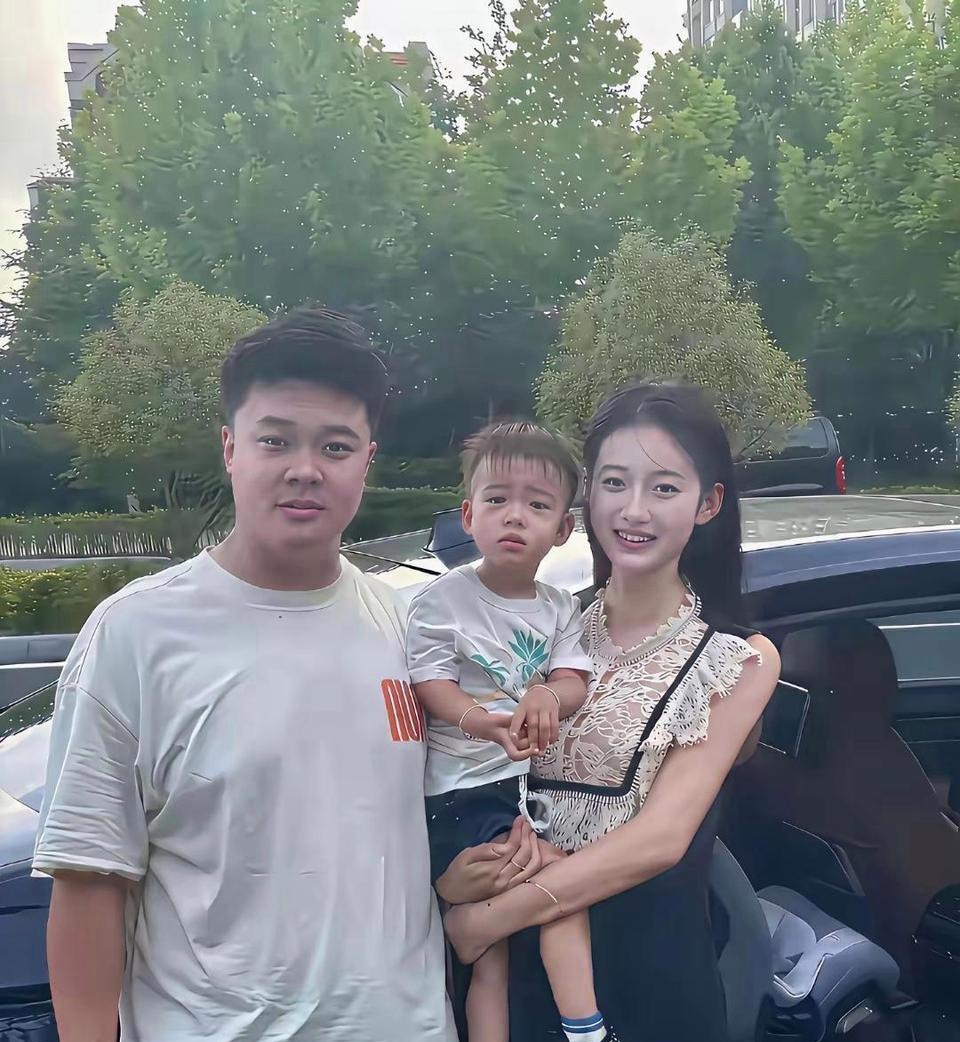 事实证明父母颜值高，孩子不一定。 