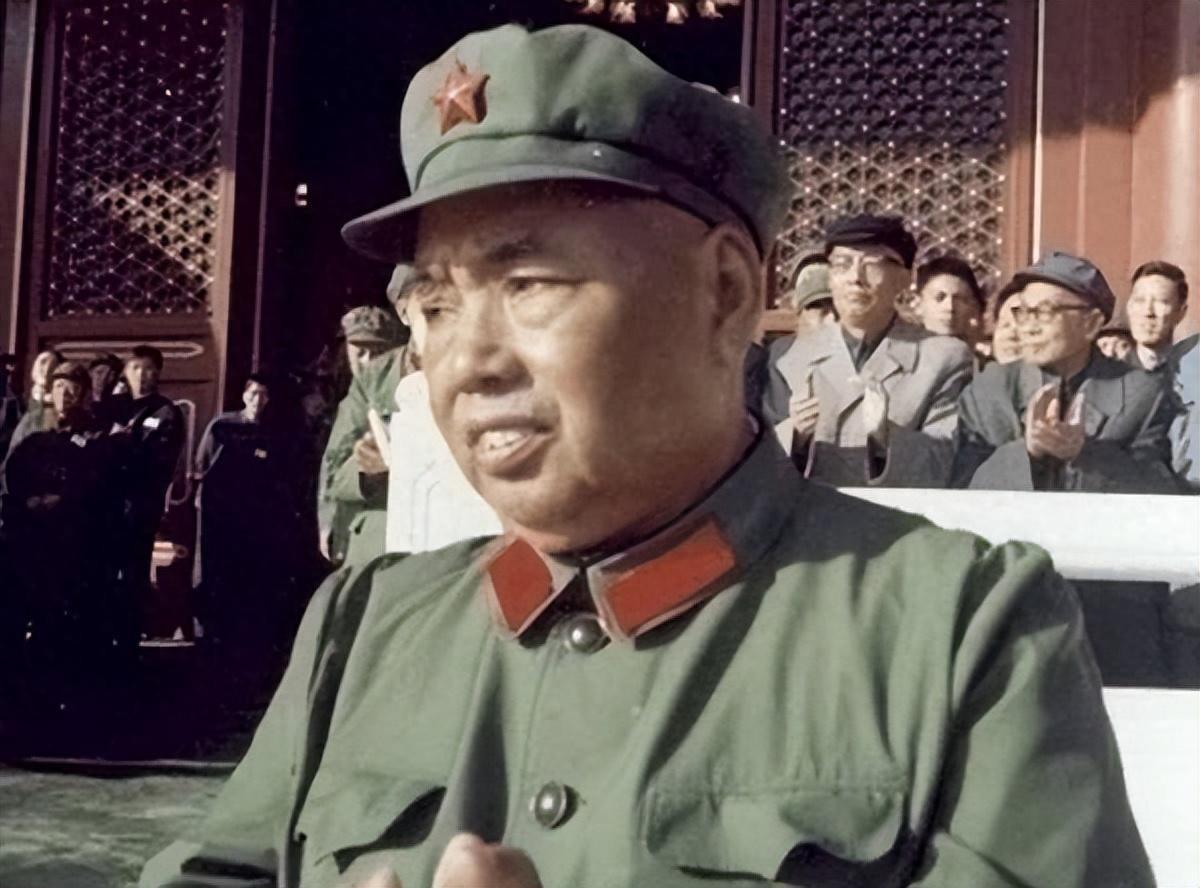 [太阳]1985年，80岁的许世友上将来到济南，他想去祭奠济南战役中牺牲的华野九