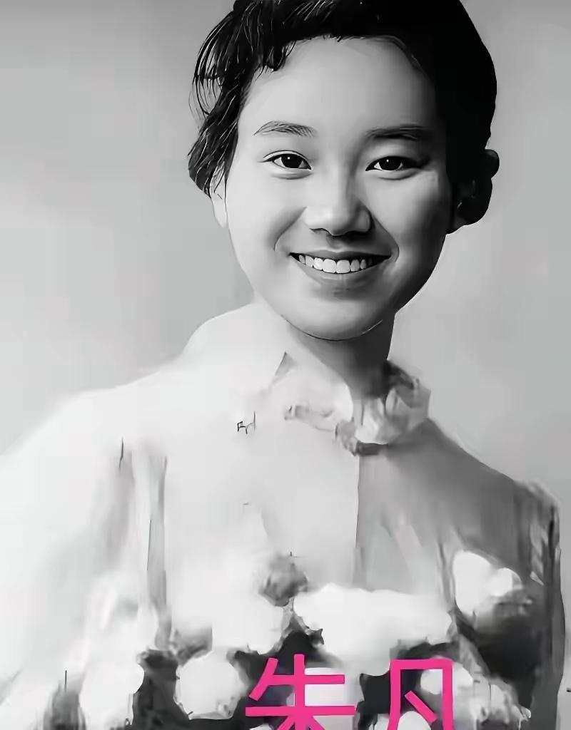 沙家浜阿庆嫂，22岁被日寇撕成两段，鲜血染红昆承湖。

谁能想到，家喻户晓的阿庆