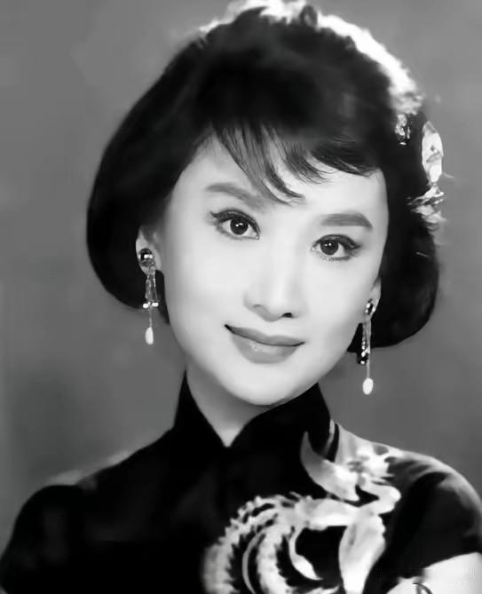 1962年，61岁的梁思成，迎娶小自己27岁的助手林洙。新婚夜，梁思成对林洙说：