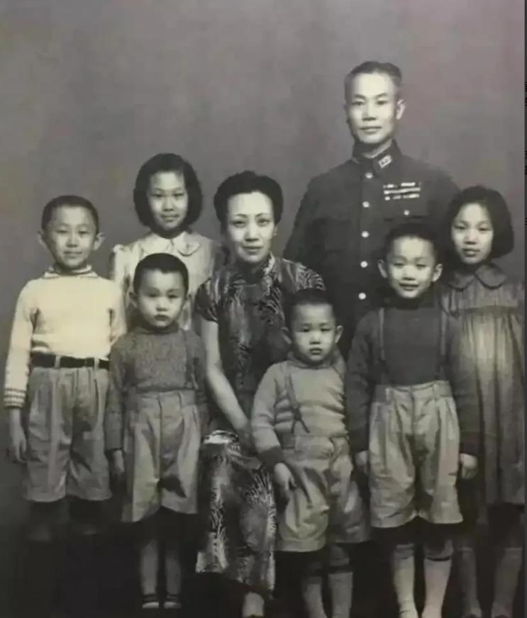 [微风]1931年，宋美龄想把干女儿谭祥许配给陈诚。谭祥问陈诚是何职务，宋美龄答