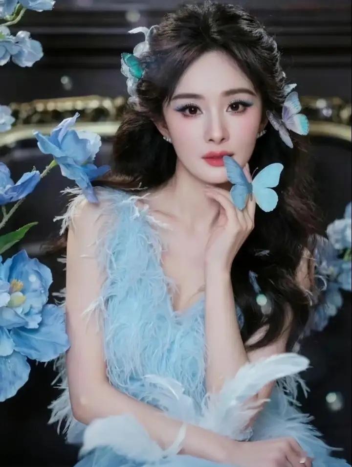 1、杨幂出来单干后特别拼，在各种饭局穿梭，就为了争取资源来奶自己签的艺人，她之前
