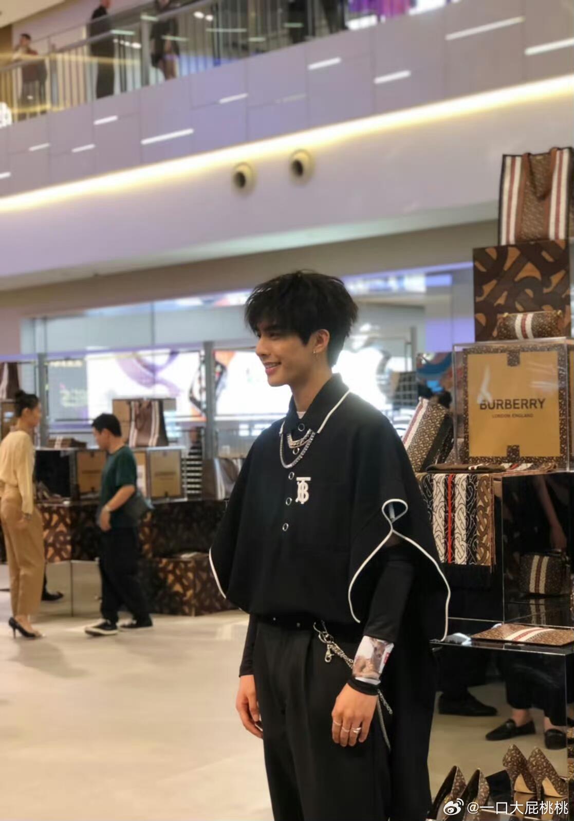 老龙十八九岁的时候 