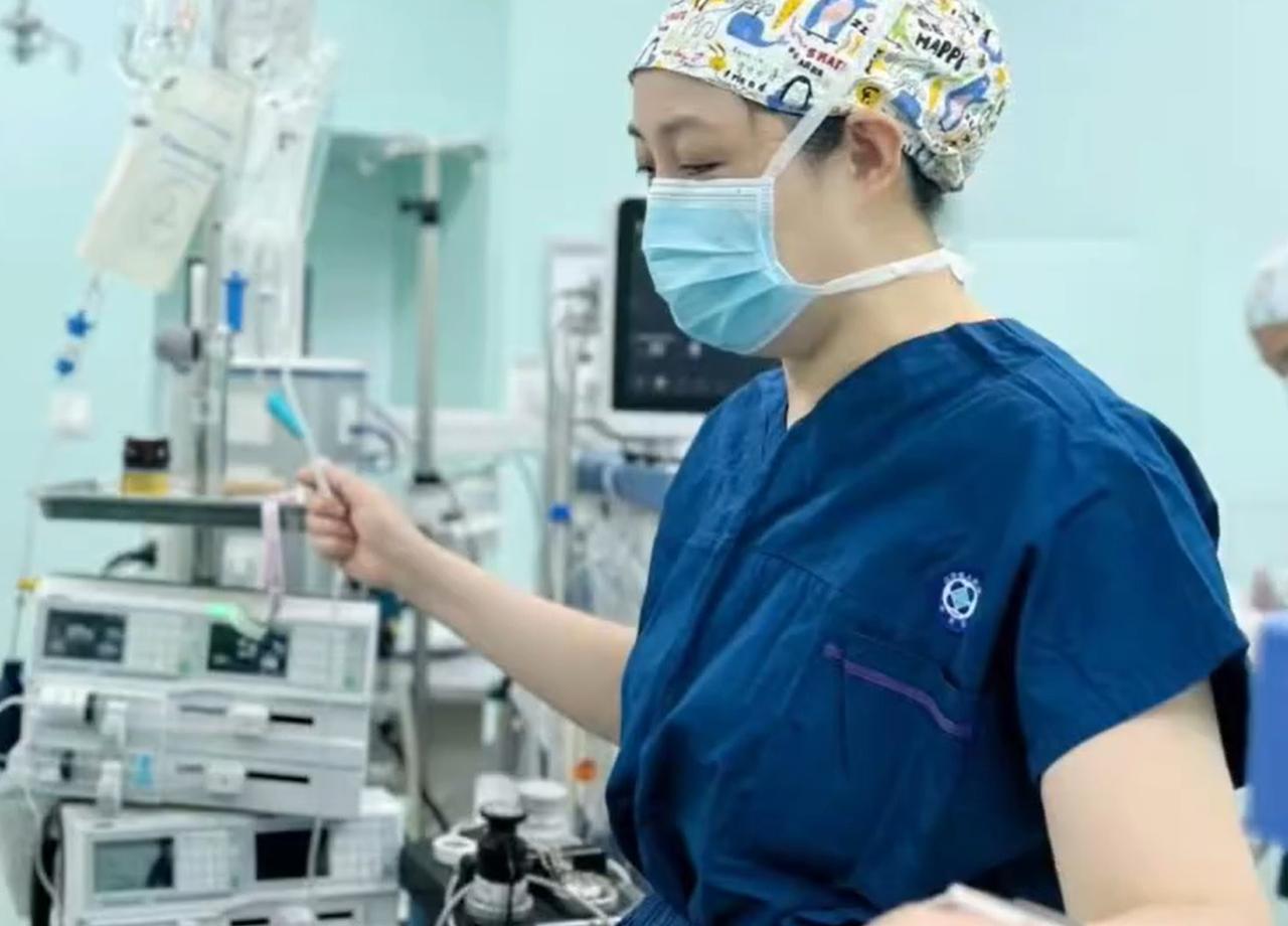 看哭了！江苏一女子，从8个月大就卧床，整整35年，竟顺利生下健康宝宝！
谁都没想