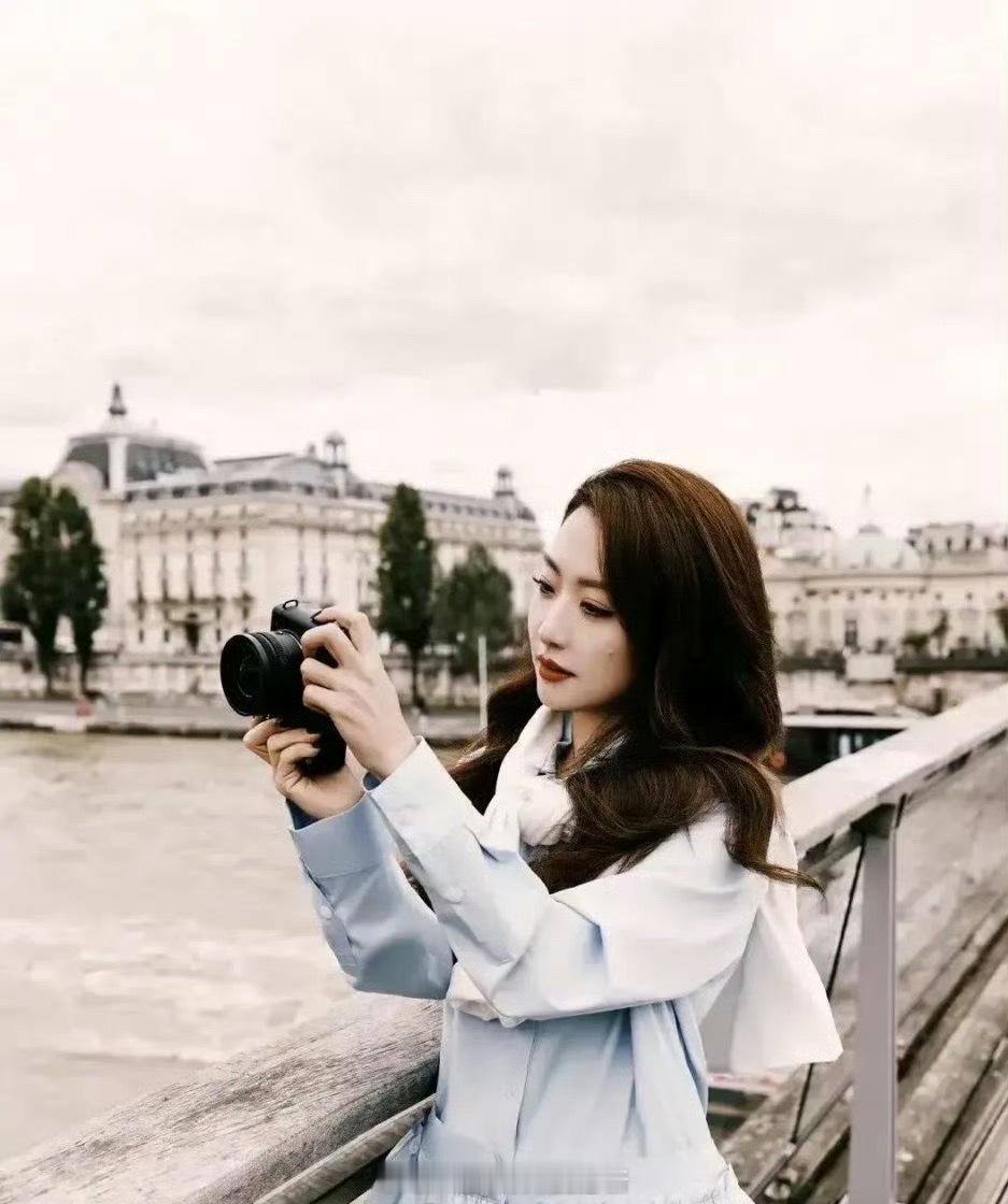 她真的是太可惜了明明手握主角剧本，又是富家千金，还是政法大学的高材生，在这么好的