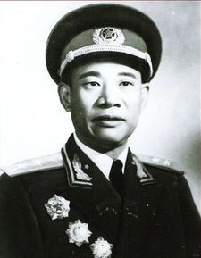 原南京军区副司令员：廖容标将军