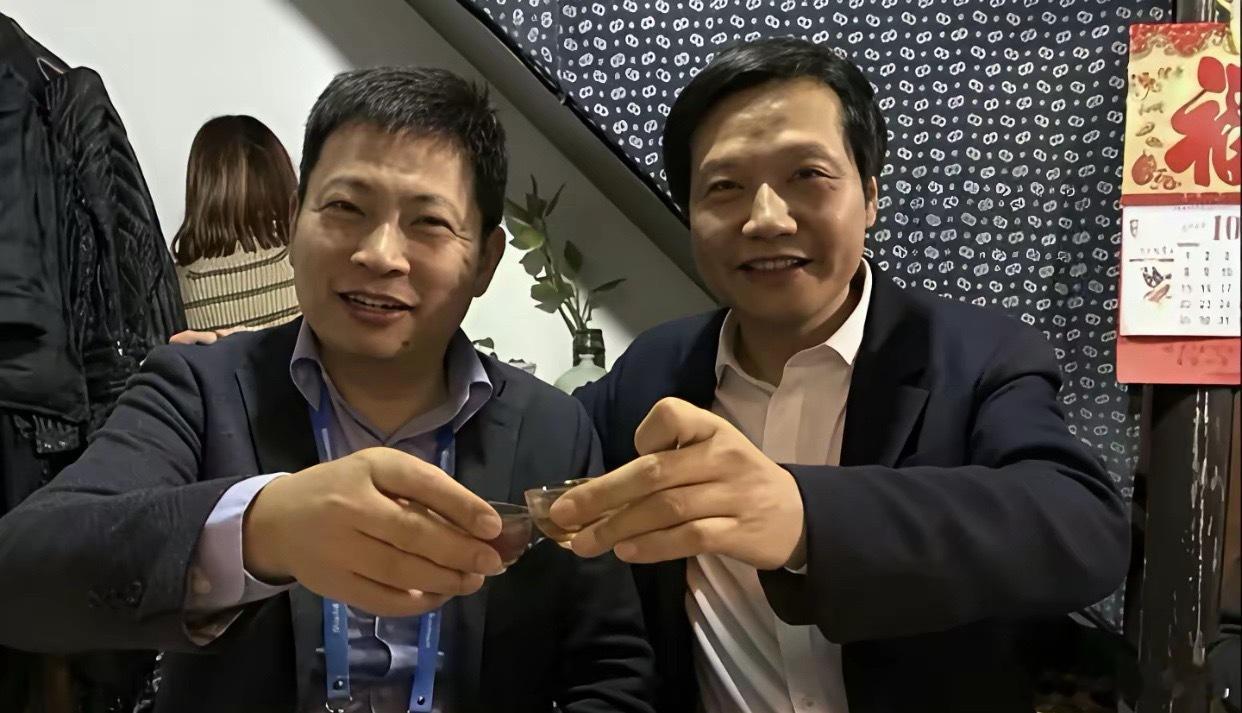 雷军：后来者总有机会！大嘴：让你们永远追不上雷军：我的卖10999元大嘴：我的卖