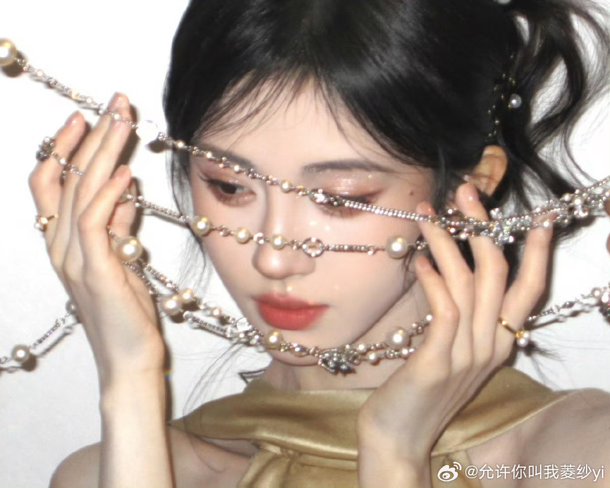 鞠婧祎[超话]   🍊鞠婧祎万花世界你哼着永远 我和着不变˃̵ᴗ˂̵⸝⸝ ⸝⸝