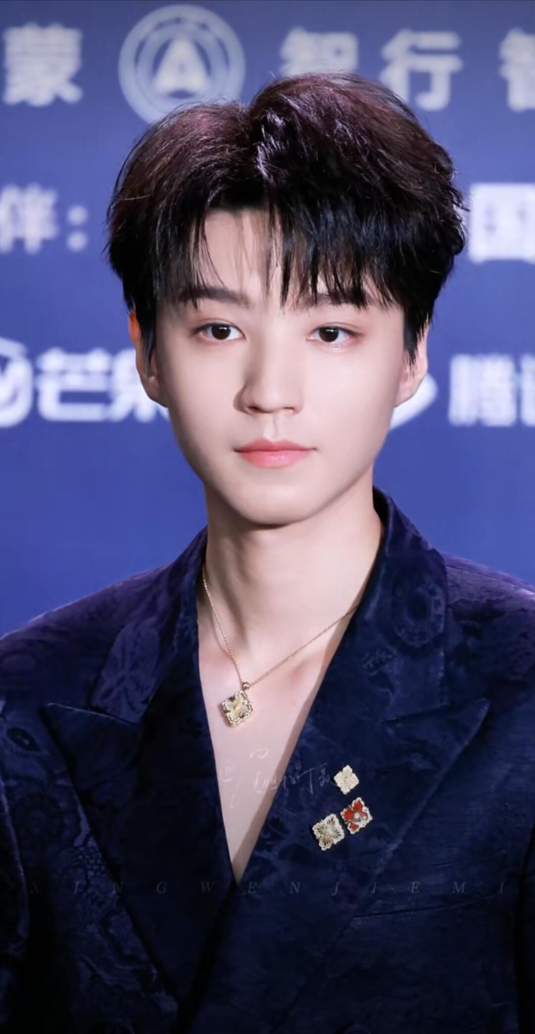 王俊凯演唱会附近酒店已订完 官宣即告罄！王俊凯重庆演唱会周边酒店全线售空，粉丝手