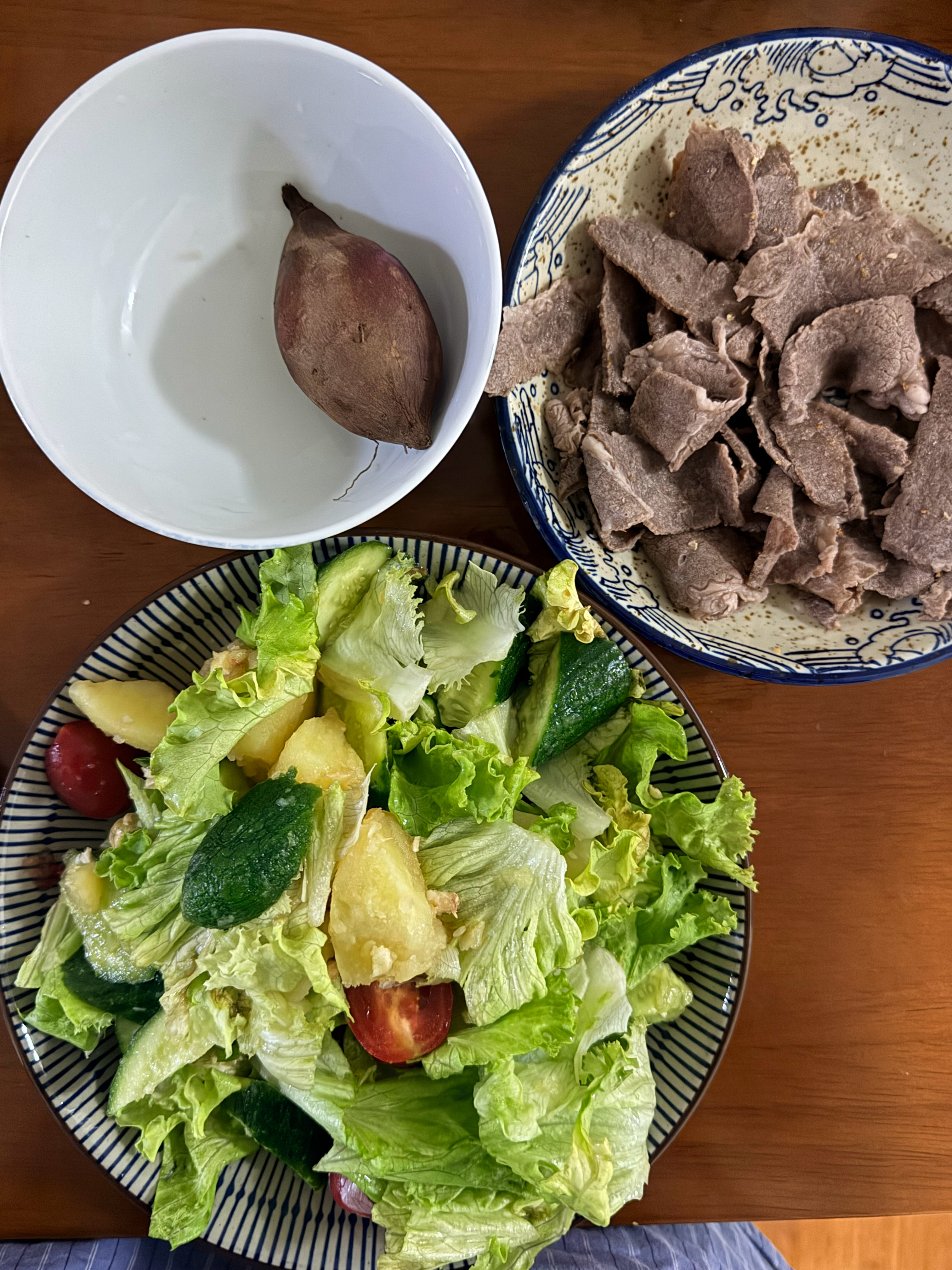 晚饭吃的啥？发现土豆蒸熟放凉伴在凉菜里真的是太！好！吃！了！说好减脂的来打卡了，