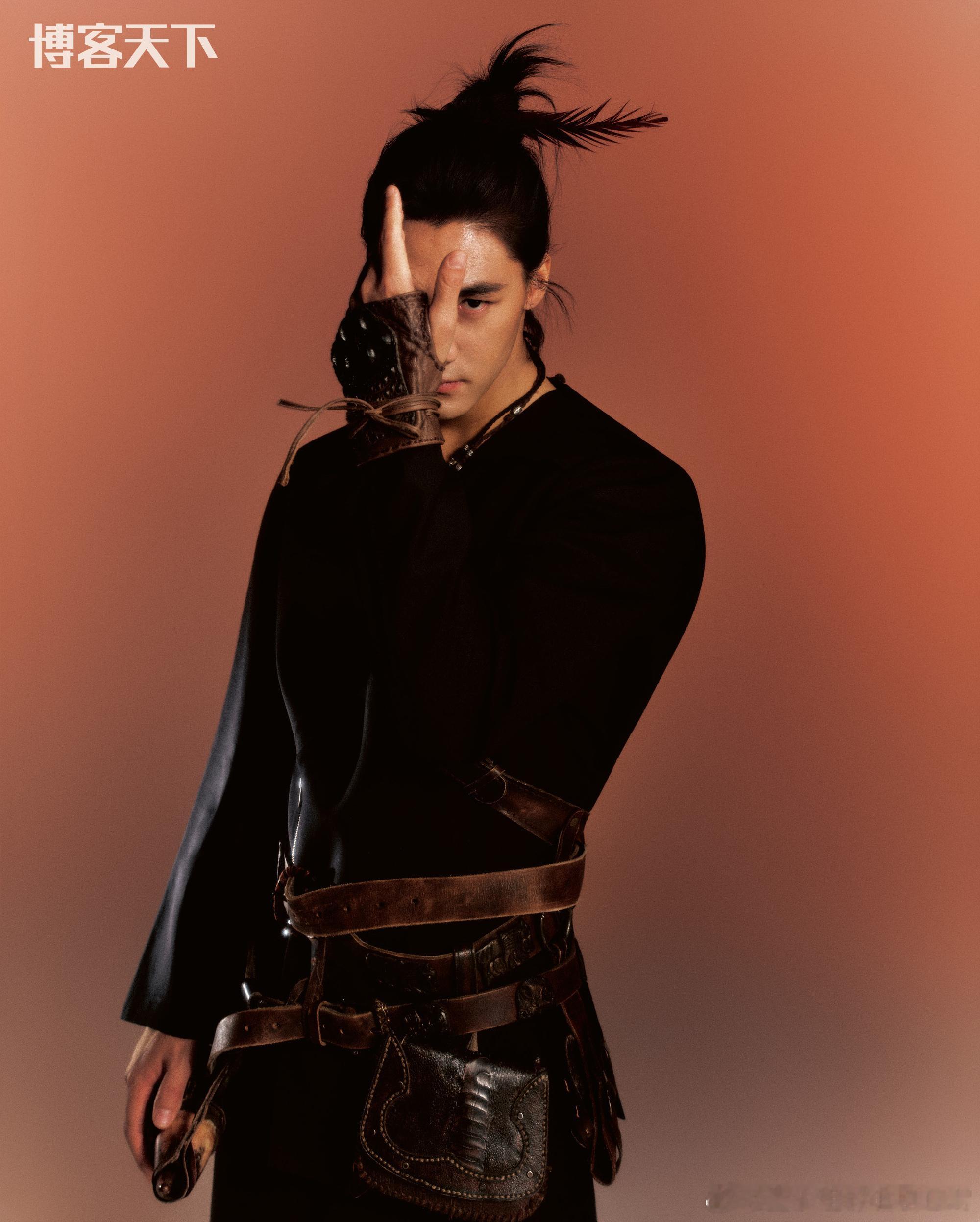 谁来懂一下此沙这张帅脸的权威性，舒展且随性的感觉，真的很难不爱上，而且专注打磨角