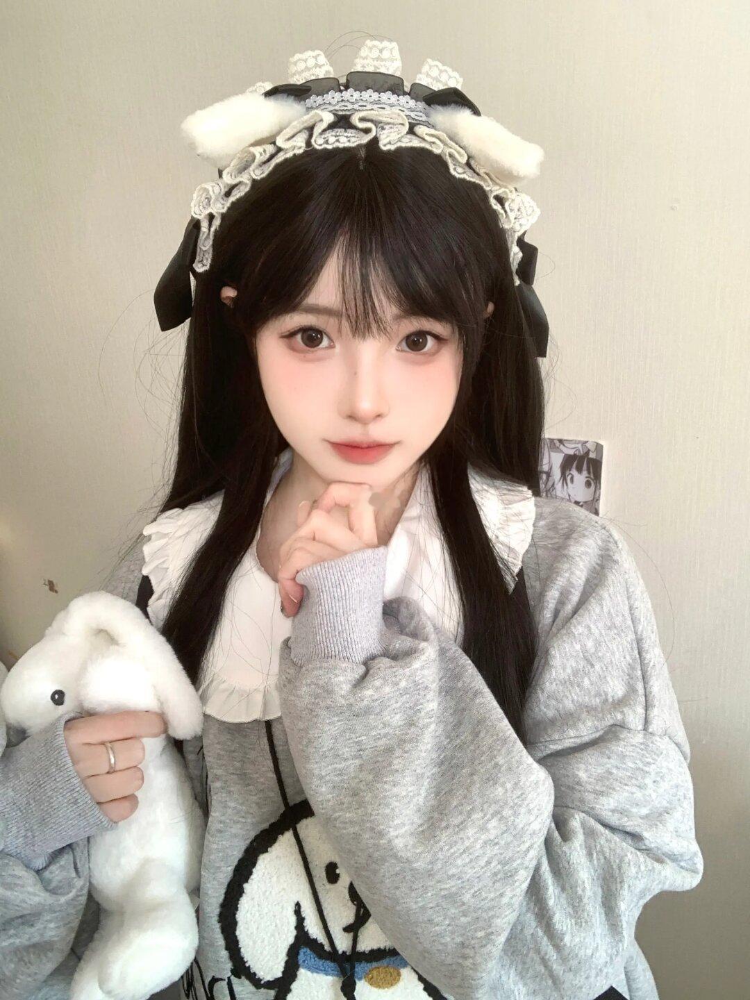 左滑看我戴眼镜( ❛⃘ ∨ ❜⃘⃘ )੭⁂