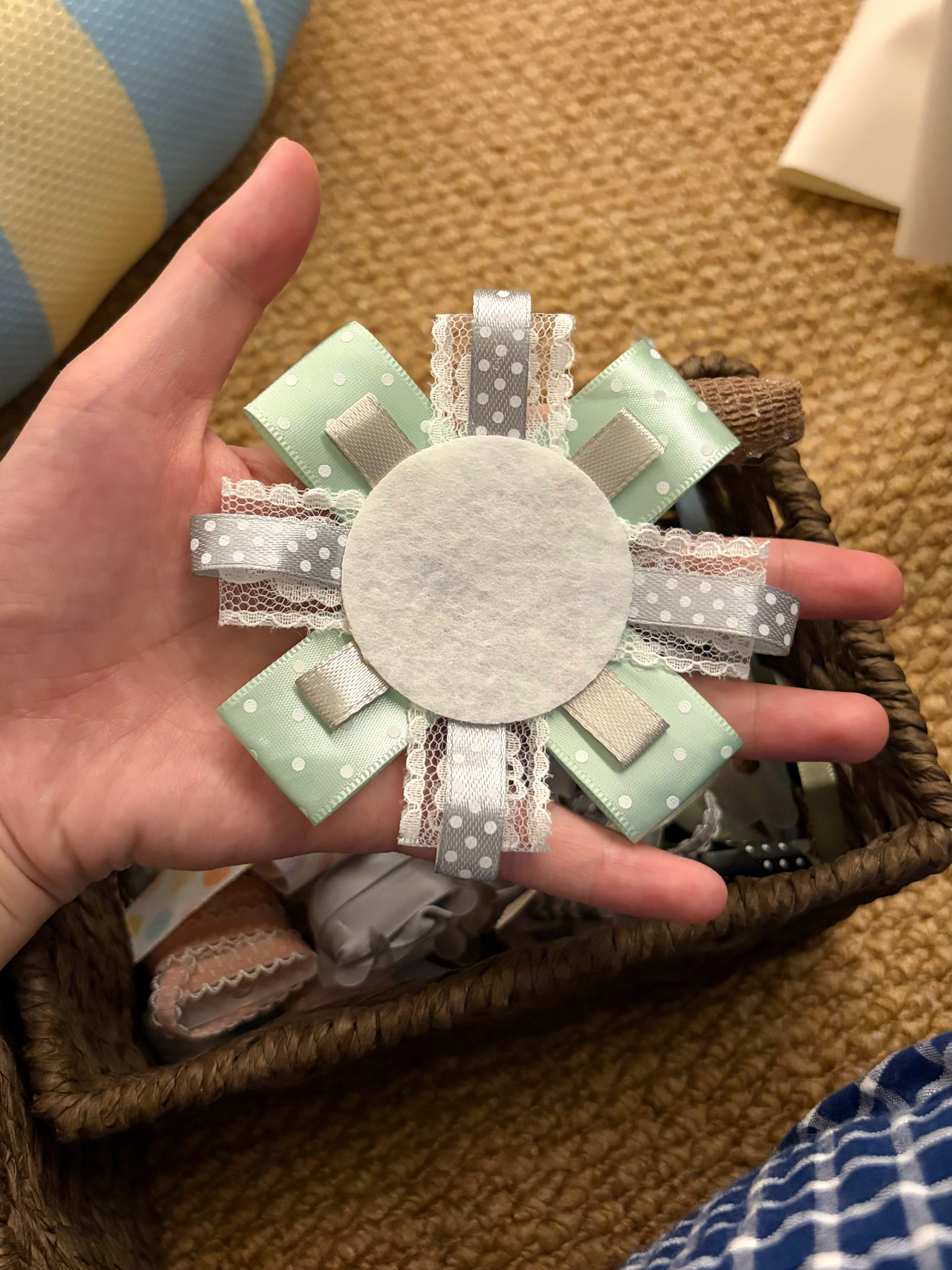 做胸花何尝不是一种修行。 